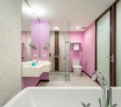 Двухместный номер Deluxe с балконом двуспальная кровать в Springfield at Sea Resort & Spa