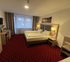 Двухместный номер Deluxe двуспальная кровать в Hotel Harburger Hof