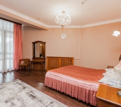 Двухместный полулюкс Comfort двуспальная кровать в Экипаж