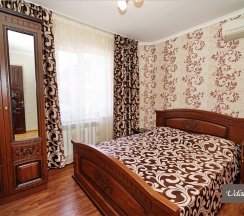 Коттедж с 3 комнатами с балконом и с красивым видом из окна в Удача