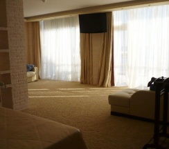 Люкс Premium с балконом и с красивым видом из окна в Шторм