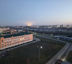 Апартаменты c 1 комнатой с балконом и с красивым видом из окна в Квартира на Александровской у М4