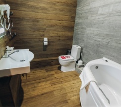 «Luxury» с двуспальной кроватью в Red River Hotel