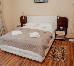 Большой стандарт (окнами во двор) в Brothershotel.ru