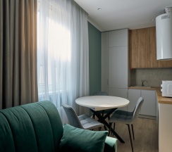 Апартаменты Комфорт с балконом и видом на горы в Alba inn apartments