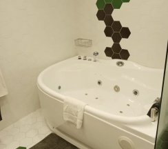 Люкс с джакузи в Необыкновенный дом