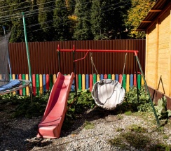 Коттедж с красивым видом из окна в Maas
