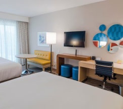 Двухместный номер корпус 2 Deluxe (2 отдельные кровати) в Howard Johnson by Wyndham Anaheim Hotel and Water Playground