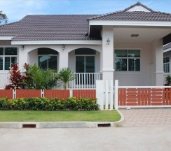 Вилла с 2 комнатами в Suanson Paragon Green Villas