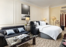 Бизнес в The Rooms Boutique Hotel