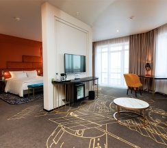 Номер Privilege Luxe с двуспальной кроватью в Mercure
