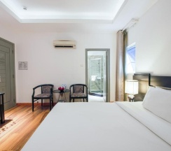 Двухместный номер Superior двуспальная кровать в A&EM - The Petit Hotel