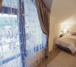 Полулюкс с балконом в Melissa