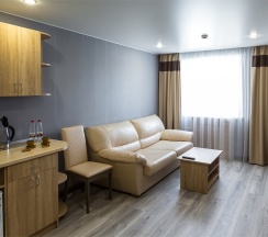 Бизнес 2-комнатный  номер в Welcome Inn