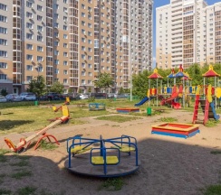 Двухместные апартаменты с балконом и с красивым видом из окна (двуспальная кровать) в Апартаменты Видовые у Чаши