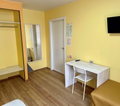 Двухместный номер с одной большой кроватью (DBL) в Riverside Hotel