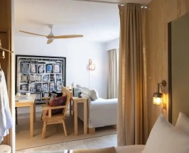 Четырёхместный люкс в MOB Hotel Cannes