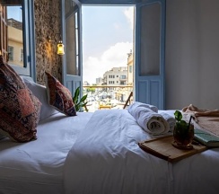 Люкс с балконом в Old Jaffa Hostel