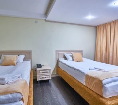 Двухместный номер Standard с балконом 2 отдельные кровати в Jasmine