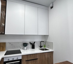 Апартаменты Comfort с 3 комнатами с видом на город в Апартаменты WHITE APARTMENT рядом с центром