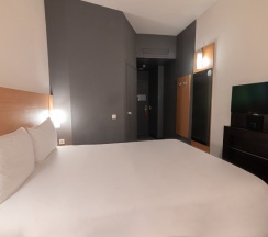 Двухместный номер Standard с видом на город двуспальная кровать в Отель Ibis Астана