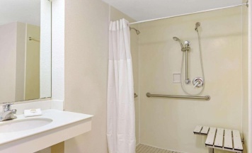 Двухместный номер 2 отдельные кровати в La Quinta Inn by Wyndham Orlando Airport West