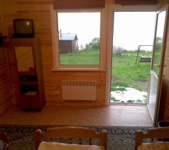 Трёхместный номер Economy с красивым видом из окна в Прибрежный