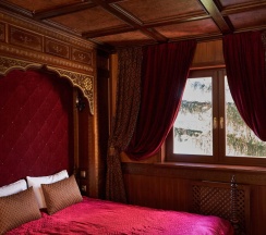 Номер люкс Махарадж в Здрава дача