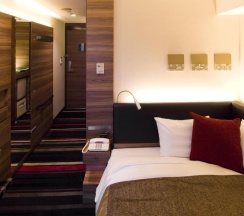 Semi-Double номер в Tokyo Green Palace