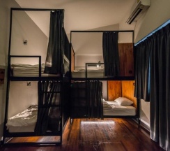 Кровать в общем номере в 4Share Hostel - Adults Only