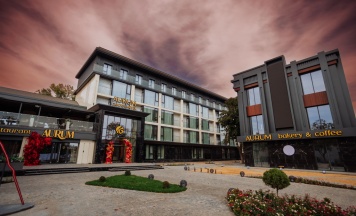 Двухместный люкс двуспальная кровать в Aurum Garden Hotel