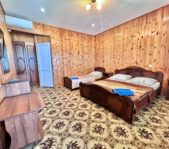 Дом с террасой в У Миланы