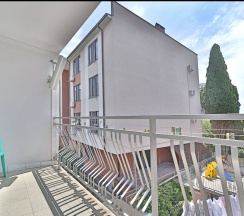 Семейный двухкомнатный номер с балконом в Черномор