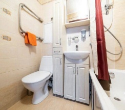 Двухместные апартаменты с балконом и с видом на город двуспальная кровать в Апартаменты с круглосуточным заселением 24/7