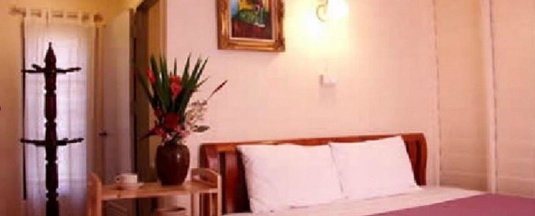 Двухместное бунгало с балконом двуспальная кровать в Para Resort Koh Chang