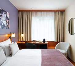 Четырёхместный семейный номер Standard в Leonardo Hotel Salzburg City Center