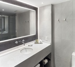 Четырёхместный номер Superior в Hotel Bonaventure Montreal