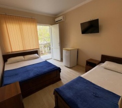 Четырёхместный стандарт с видом на море в Дежавю