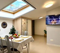 Апартаменты №10 "Люкс" на мансардном этаже в Саквояж