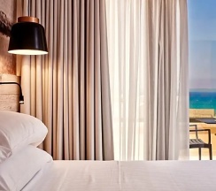 Двухместный номер Deluxe с видом на море (двуспальная кровать) в Ibis Styles Heraklion Central
