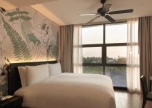 Двухместный люкс Sunset c 1 комнатой двуспальная кровать в Avani+ Mai Khao Phuket Suites