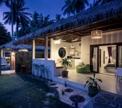 Вилла с видом на сад в Sand Shine Villa