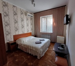 Комната стандарт с 1 двуспальной кроватью в Надежда