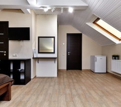 Люкс 2+2 с видом на горы в Villa Decor