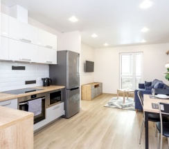 Номер Superior в Квартира на сутки Маяк Минск Метро 5 мин Wi-Fi Кондиционер Кухня объединена с жилой зоной Отдельная спальня Отчётные документы