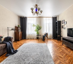 2-комнатные апартаменты улучшенные в Sutki Rent (Сутки Рент) с видом на набережную канала Грибоедова