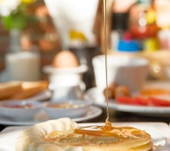 Номер Deluxe с красивым видом из окна в Kata Tranquil Villa