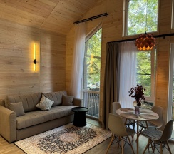 1. Коттедж семейный в Дубки