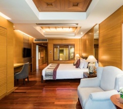Семейный люкс с 2 комнатами в Royal Cliff Beach Terrace Hotel Pattaya