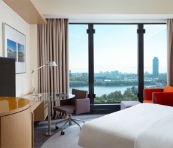 Клубный номер с 1 двуспальной кроватью в Hyatt Regency Ekaterinburg